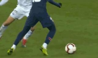 内马尔彩虹过人被揍 内马尔彩虹过人被揍